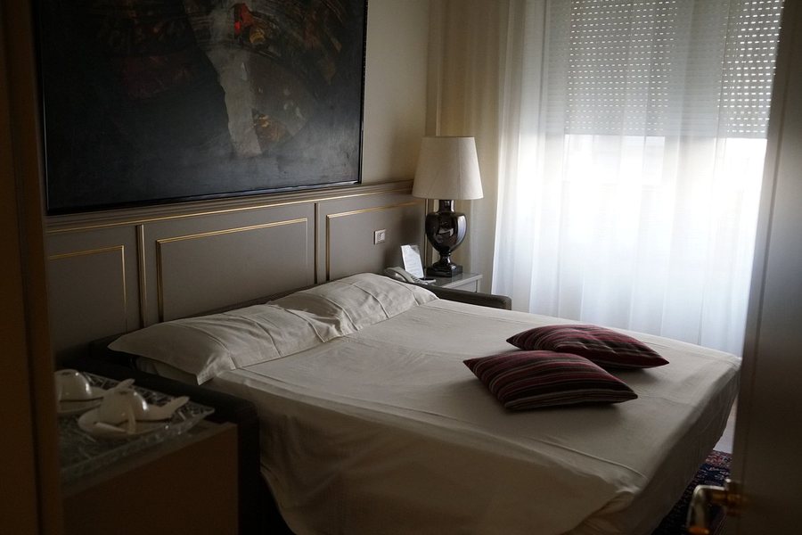 Palazzo Porta Romana — Guest room