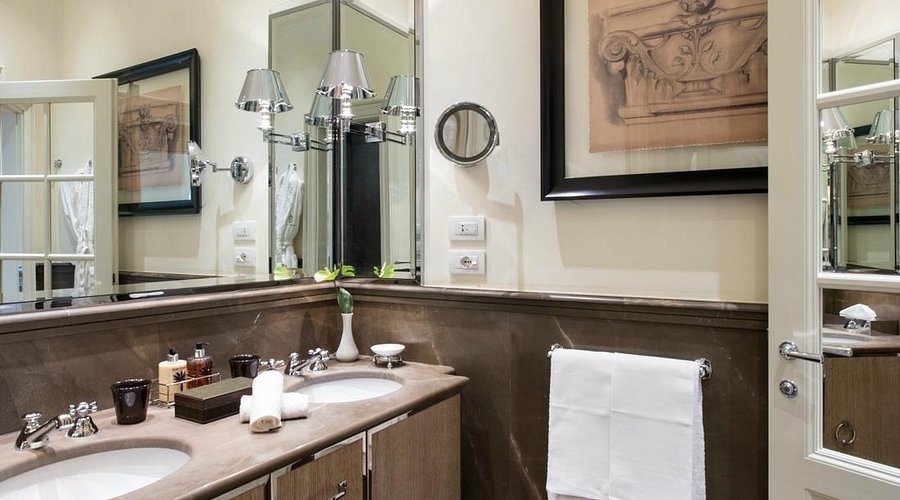 Palazzo Roselli Cecconi — Bathroom