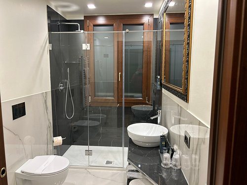 Palazzo San Lorenzo — Bathroom