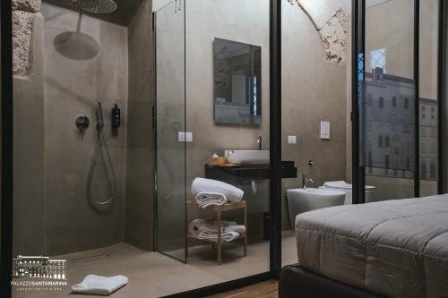 Palazzo Santamarina Luxury Suite Spa — Bathroom