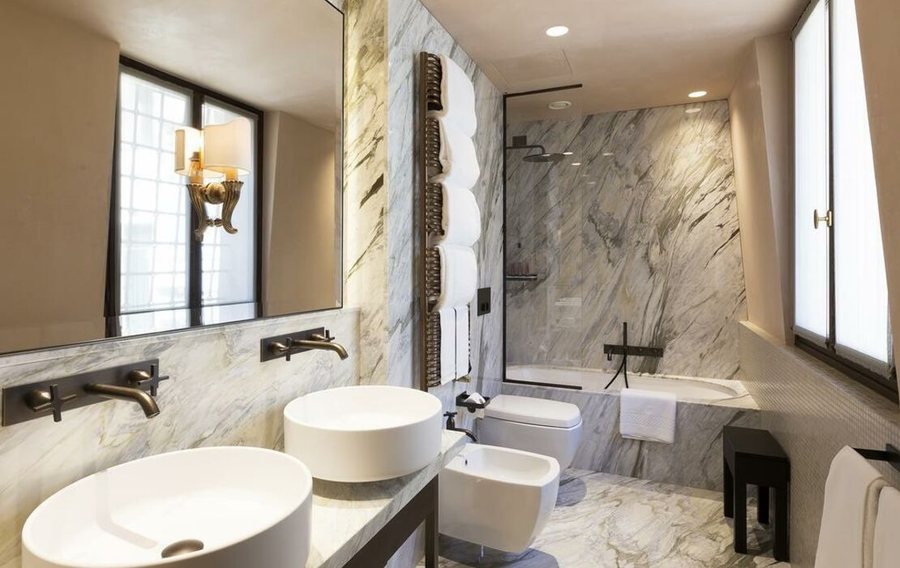Palazzo Venart Luxury Hotel — Bathroom