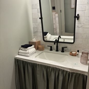 Palihotel Hollywood Los Angeles California — Bathroom