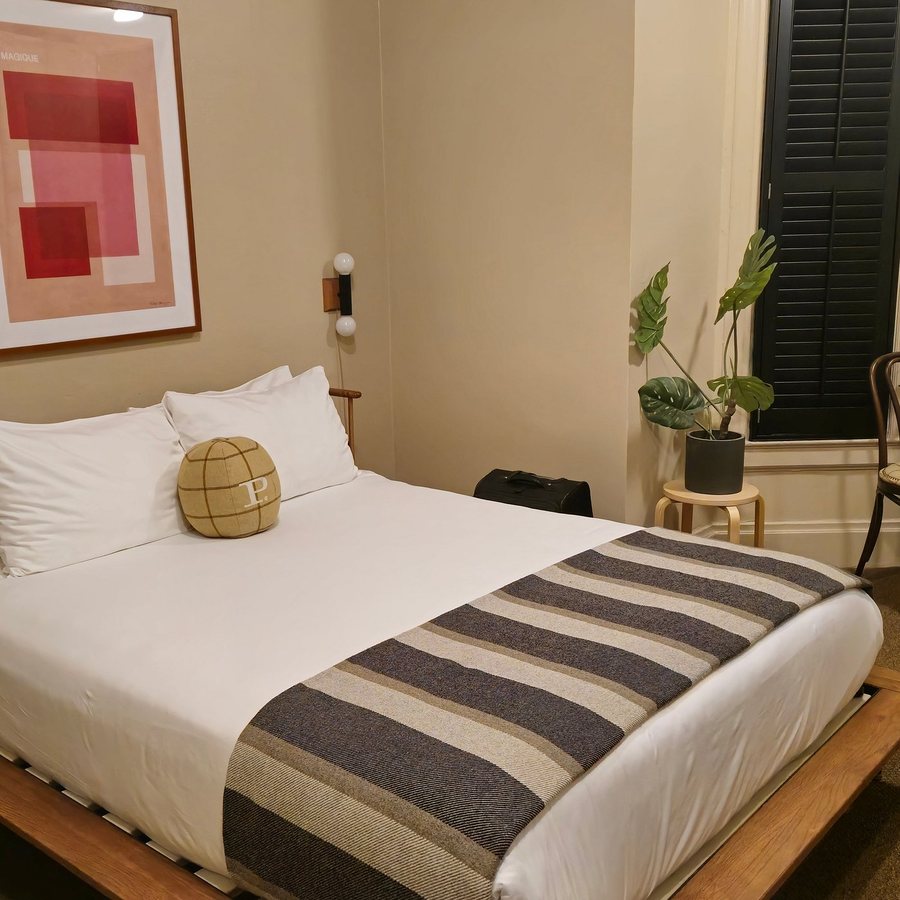 Palihotel San Francisco — Guest room