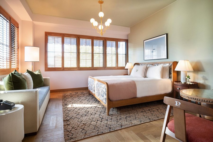 Palihouse Hyde Park Village — Guest room
