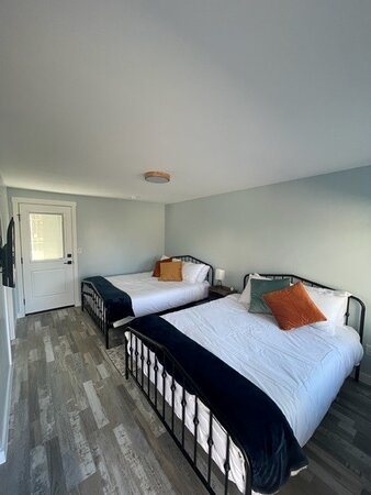 Palisade Basecamp RV Resort — Guest room