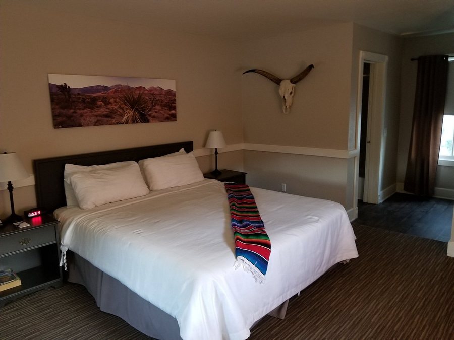 Palm Canyon Hotel RV Resort — Guest room