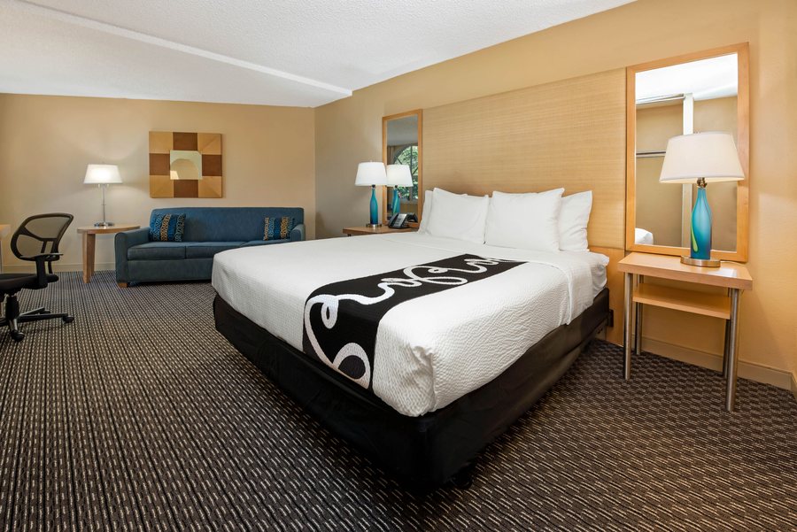 Palm Suites a Trademark Collection by Wyndham — Guest room