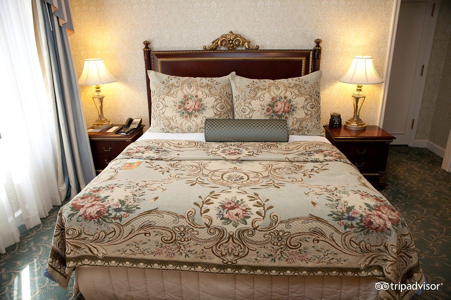 Palmer House a Hilton Hotel Chicago Illinois — Guest room