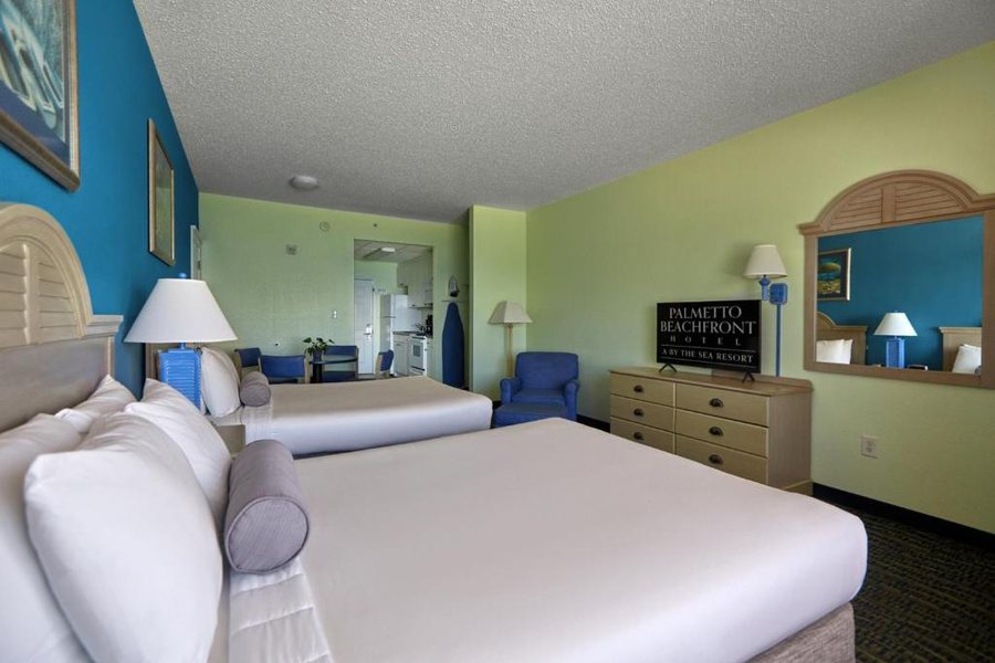 Palmetto Beachfront Resort — Guest room