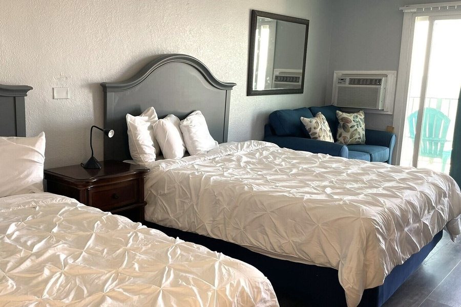 Palmetto Vacation Rentals — Guest room