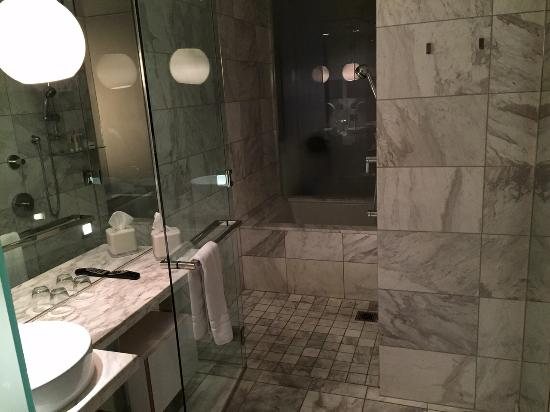 Palms Casino Resort Las Vegas Nevada — Bathroom