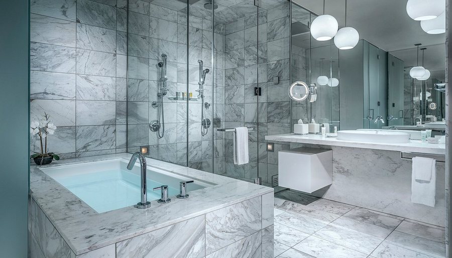 Palms Place Hotel And Spa — Bathroom