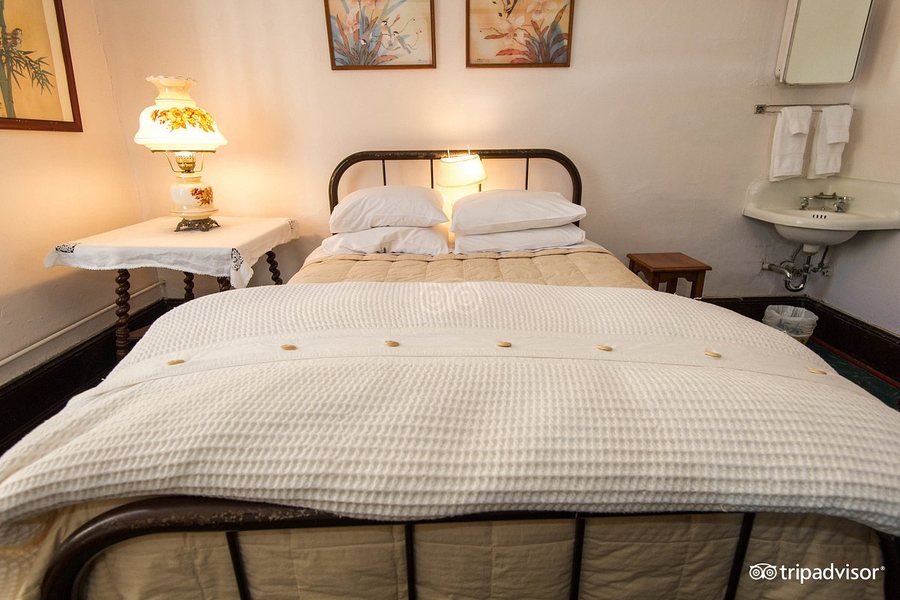 Panama Hotel — Guest room