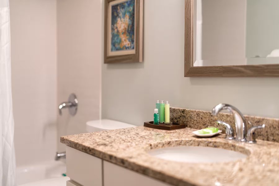 Paniolo Ranch Bed Breakfast Spa — Bathroom