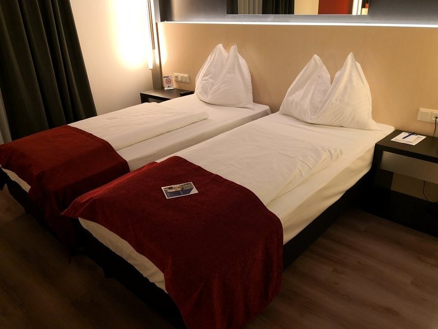 Pannonia Tower Hotel Parndorf — Guest room