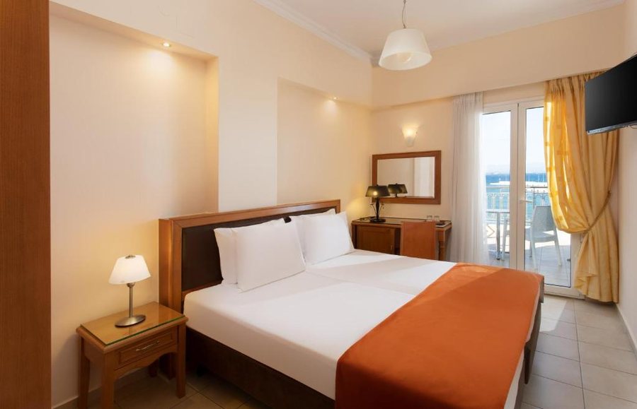 Pantheon Hotel — Guest room