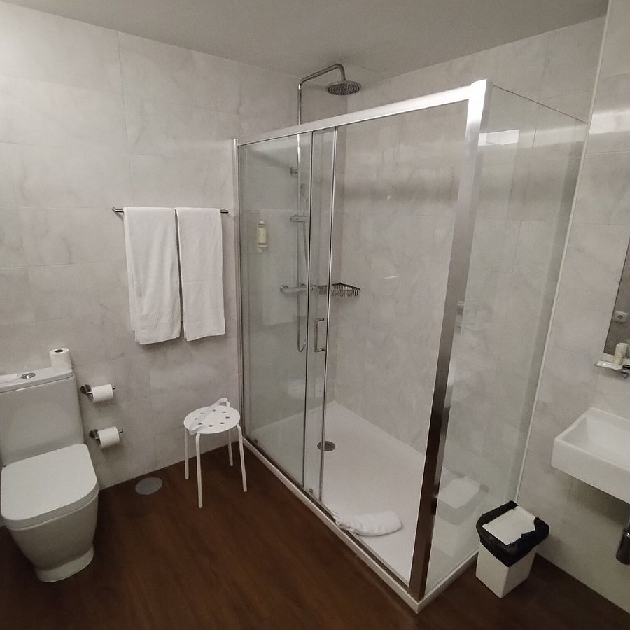Pao de Acucar Hotel — Bathroom