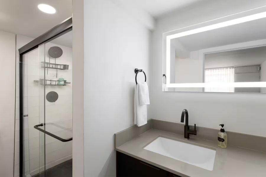 Papago Scottsdale By Reside Trademark Collection By Wyndham — Bathroom