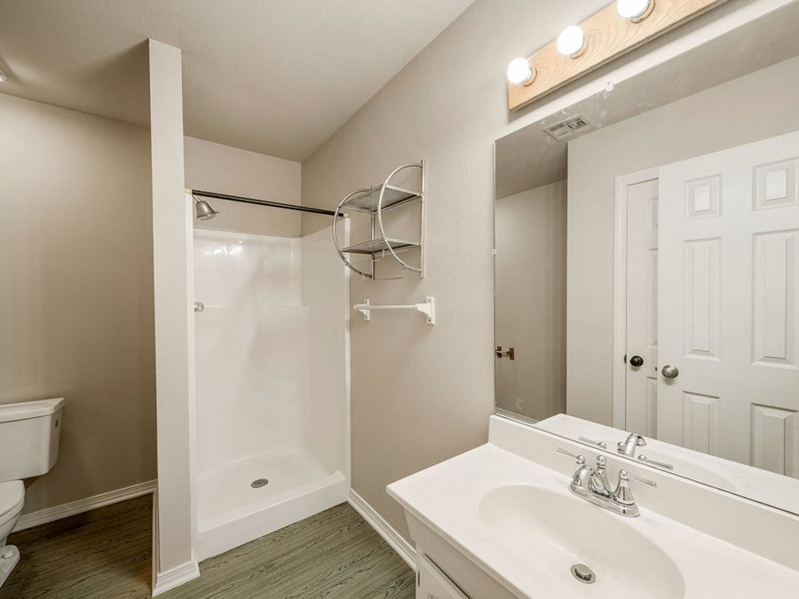 Paradise Cove RV Resort Marina — Bathroom