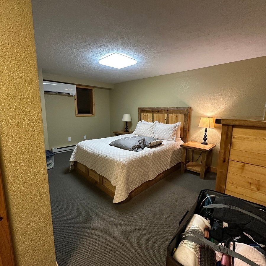 Paradise Lakefront Lodge — Guest room