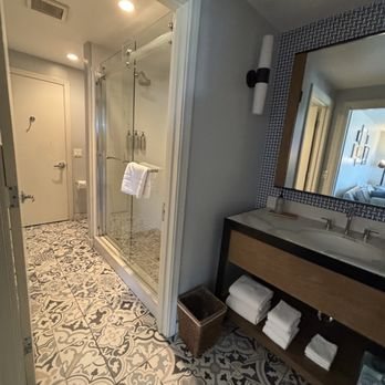 Paradise Point Resort — Bathroom