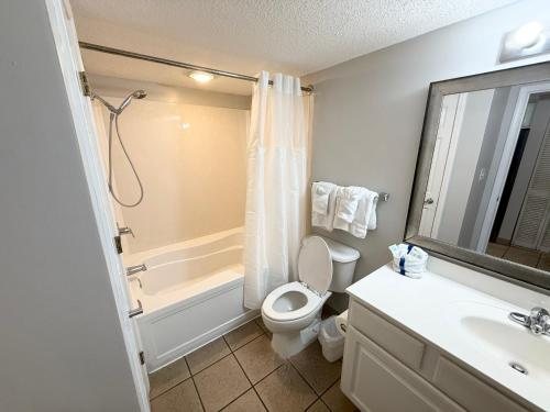 Paradise Resort — Bathroom
