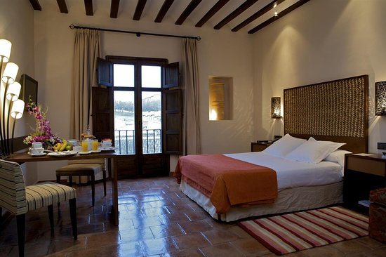 Parador de Chinchon — Guest room