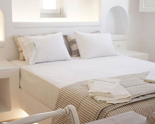 Paraporti Hotel — Guest room