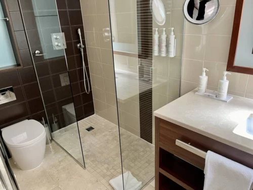 Paris Marriott Opera Ambassador Hotel — Bathroom