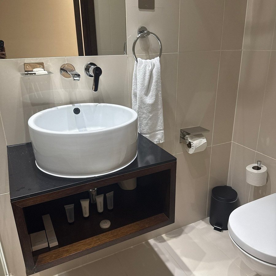 Park Avenue Baker Street — Bathroom