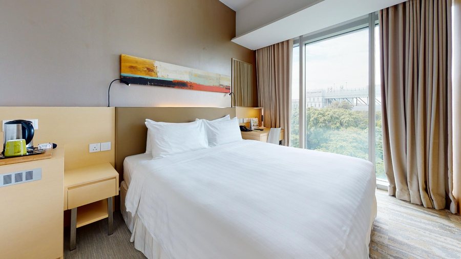 Park Avenue Rochester Hotel — Guest room