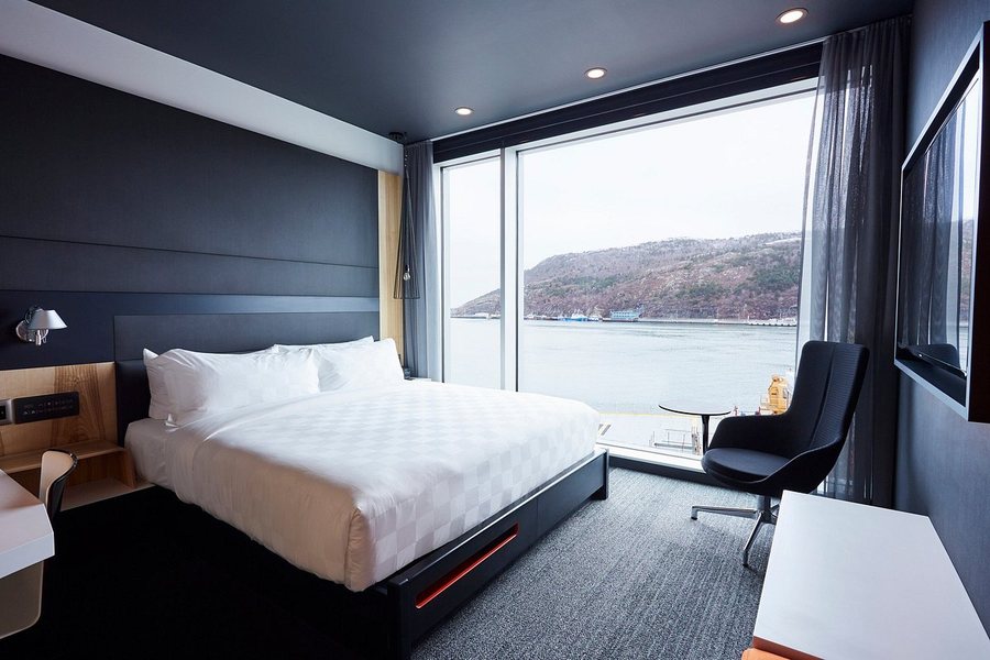 Park Avenue Suites formerly Treehouse — Guest room
