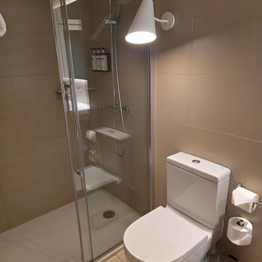Park Hotel Barcelona Barcelona Catalonia — Bathroom