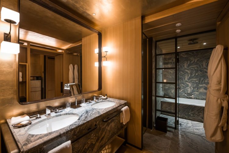 Park Hotel Kyoto Oike — Bathroom
