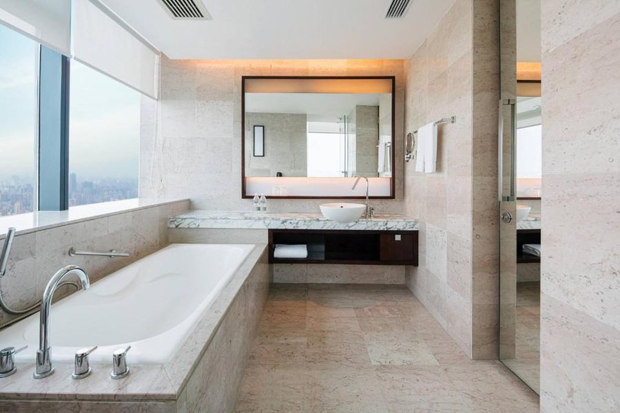 Park Hotel Shanghai — Bathroom
