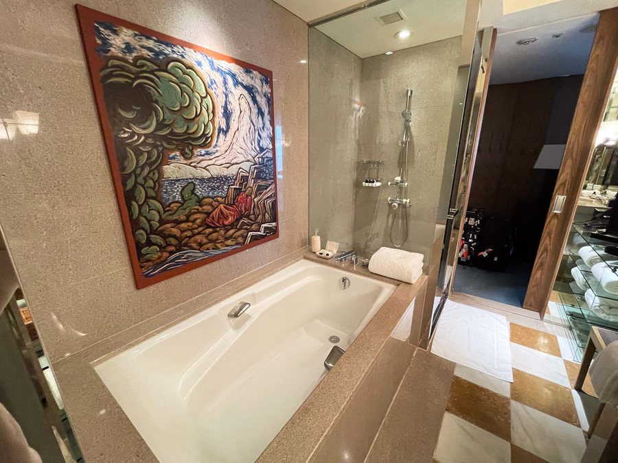 Park Hyatt Tokyo — Bathroom