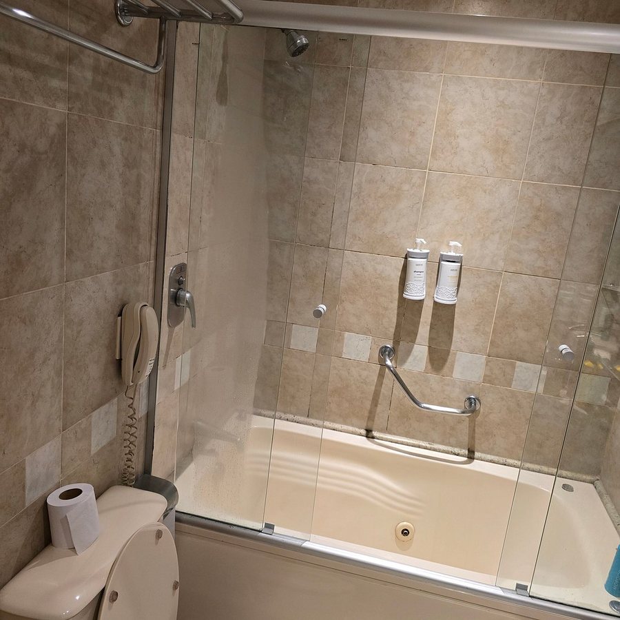 Park Inn by Radisson Berrini — Bathroom
