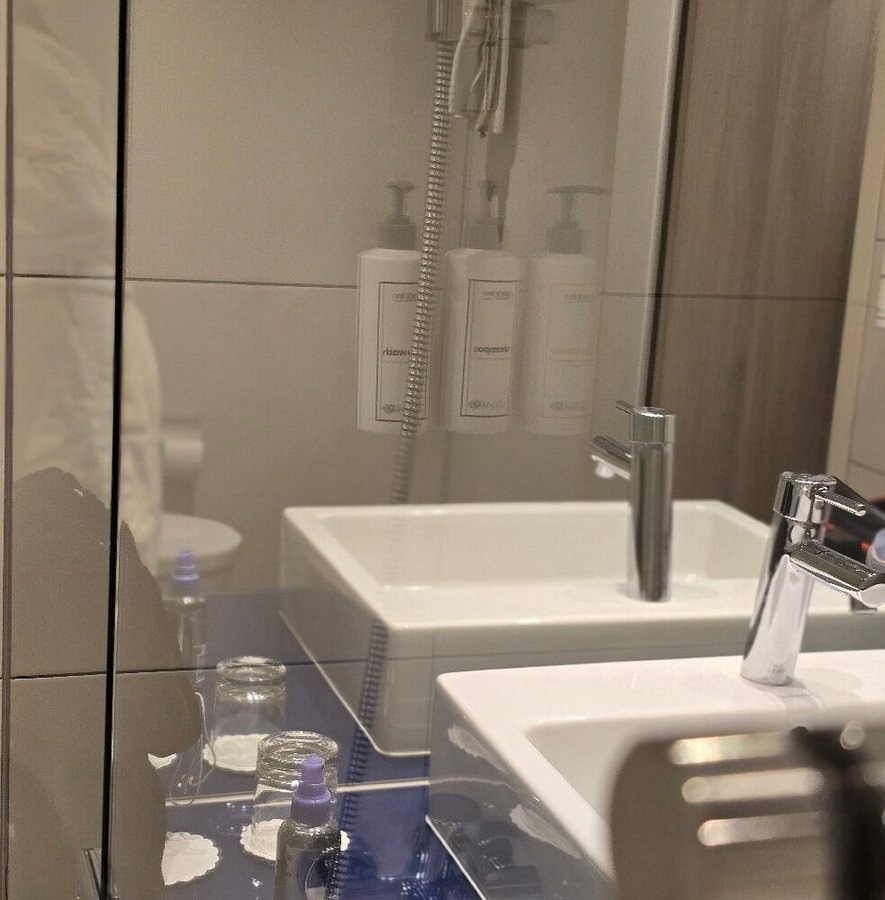 Park Inn by Radisson Krakow — Bathroom
