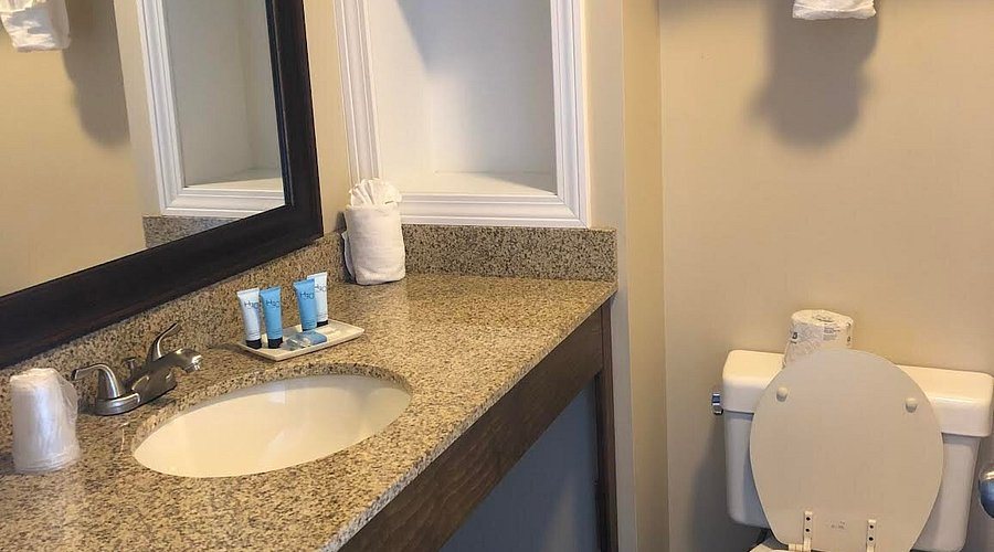 Park Lane Motel — Bathroom