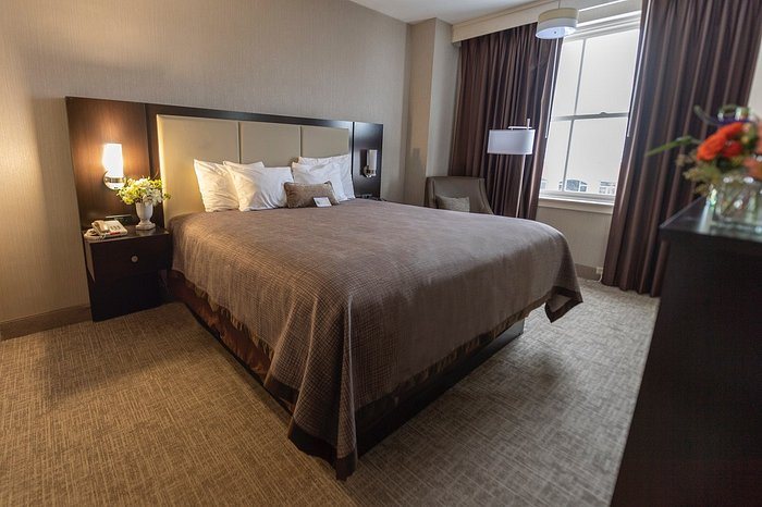 Park Place Hotel Conference Center — Guest room