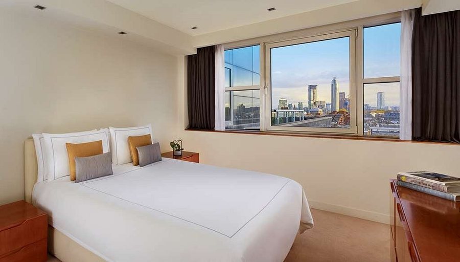 Park Plaza Victoria London — Guest room