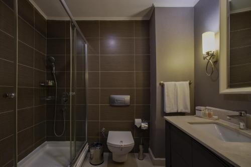 Park Star Hotel Taksim Istanbul — Bathroom