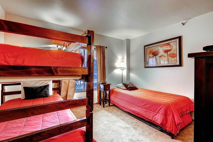 Park Station Resort Condominium — Guest room