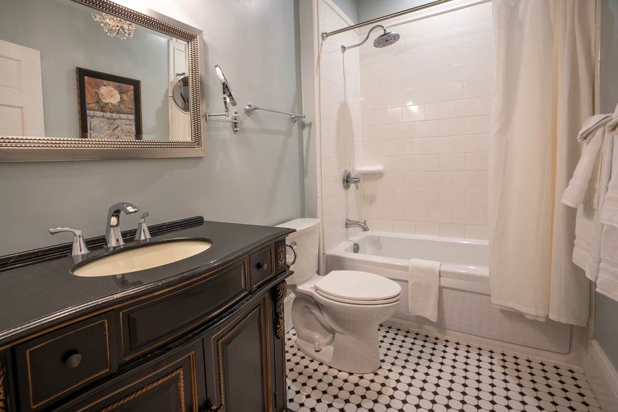 Park View Historic Hotel and Guest House — Bathroom