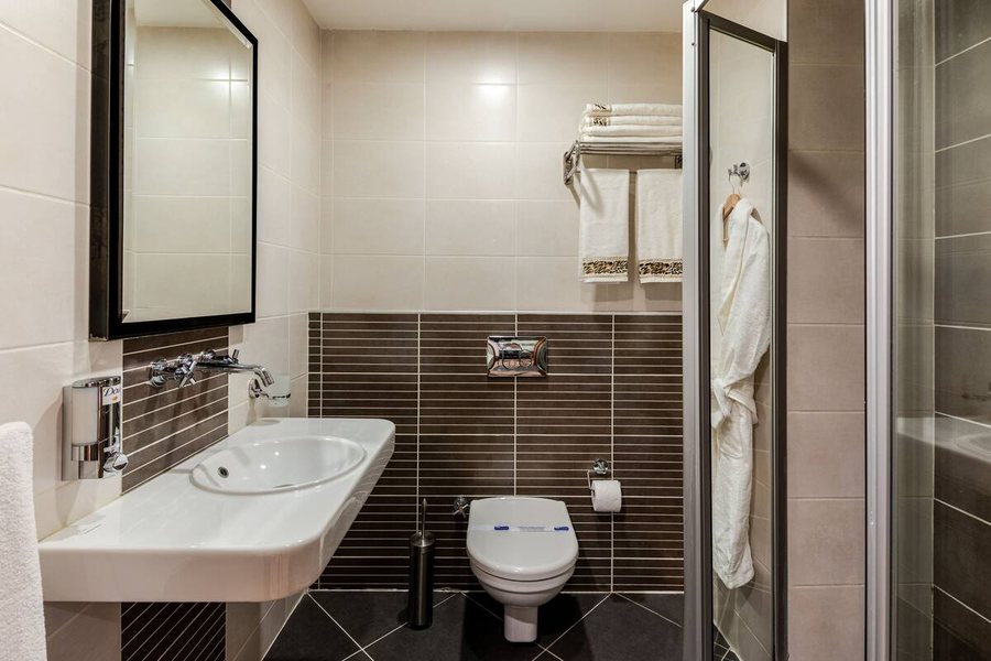 Parkhouse Hotel Spa Istanbul — Bathroom