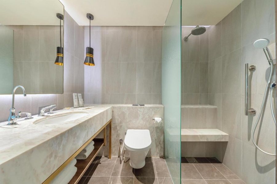 PARKROYAL Serviced Suites Singapore — Bathroom