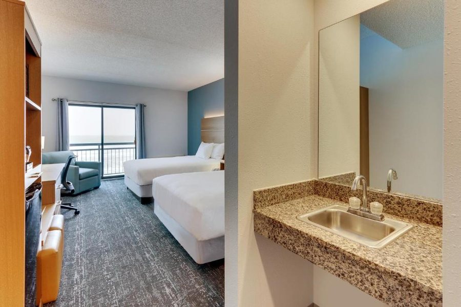 Parkshore Resort — Bathroom