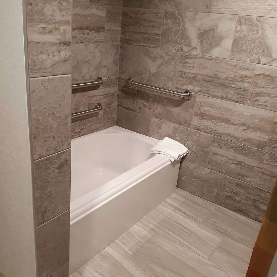 Parkway International Resort Celebration Orlando Florida — Bathroom