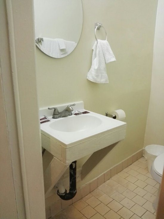 Parlour Motel Los Angeles California — Bathroom