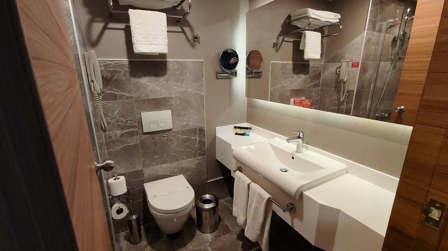Patalya Thermal Resort — Bathroom